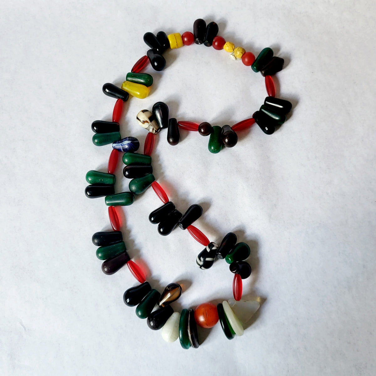 J02 vintage Mali wedding trade beads