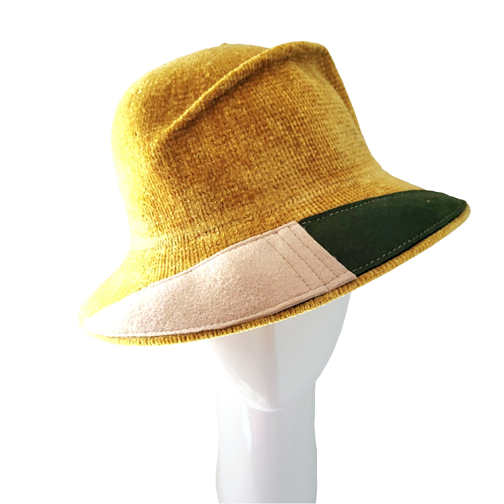 Johnnie in Mustard